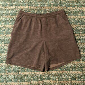 Mens Lululemon gray lined shorts 6 1/2" inseam